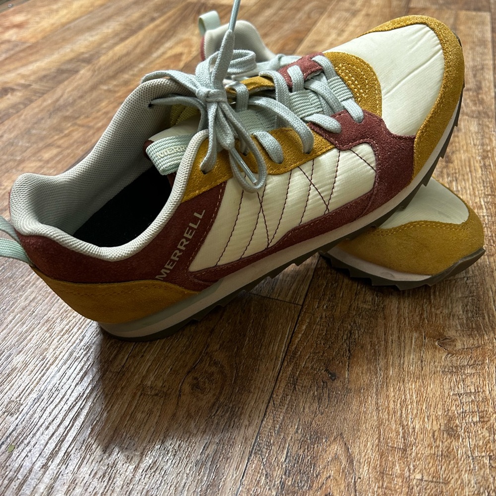 Merrell Alpine Gold Sable Sneaker Women's 9.5 Low Top Lace Up Casual Comfort